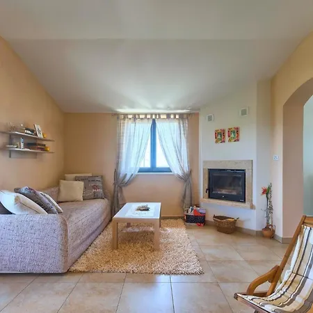Fuer 6 Personen Ca 800 Qm In Barban, Istrien Bucht Von Rasa *